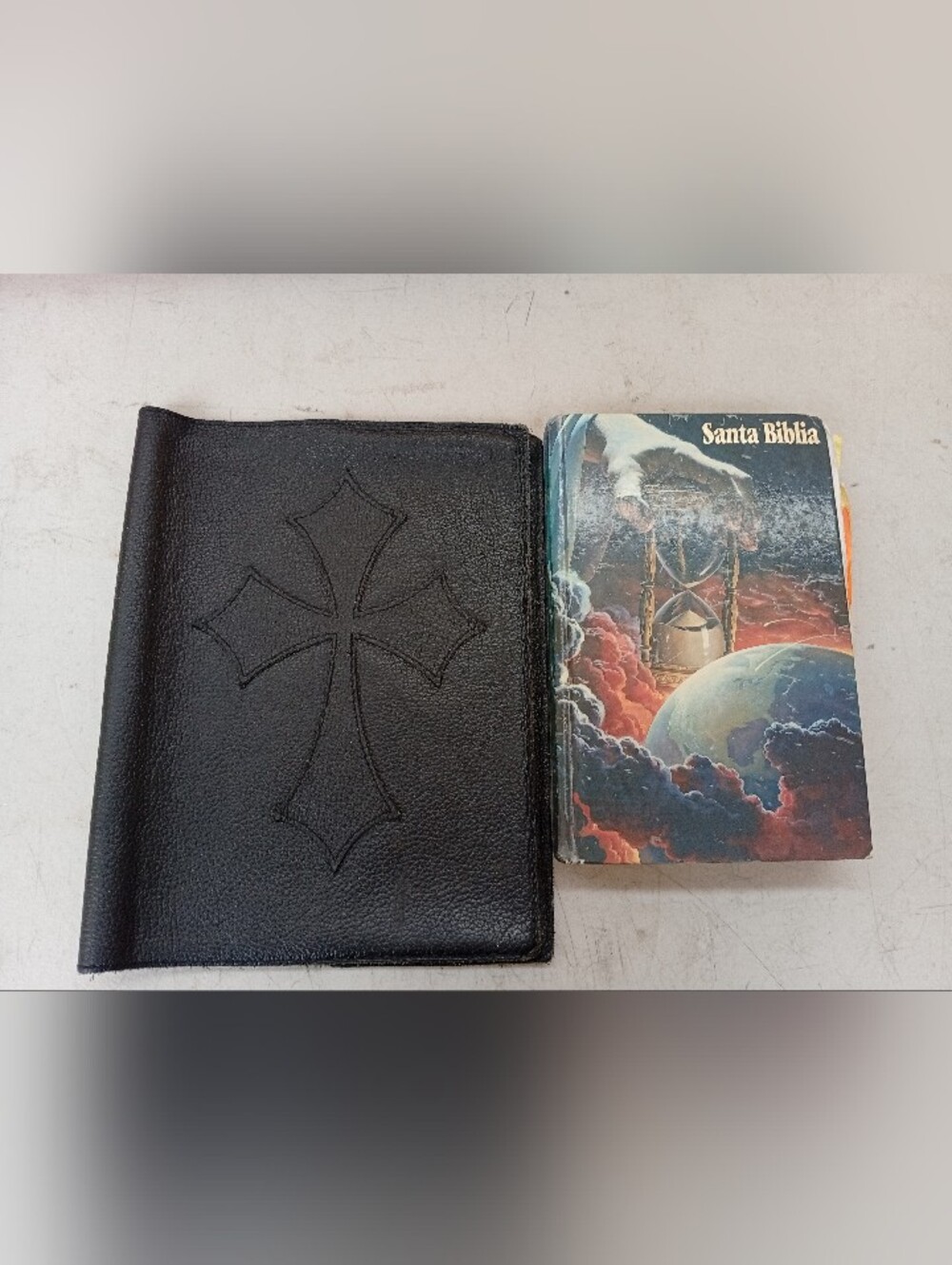 Bob Siemon Flared Leather Bible Cover